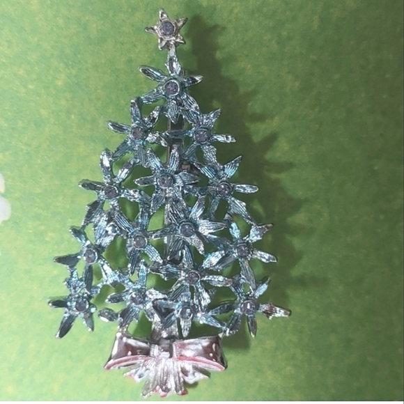 Crystal Christmas Tree Brooch - Picture 10 of 11